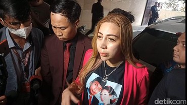 img-title Minta Perlindungan Hukum, Feby Sharon Ungkap Deretan Istri AKBP Aris Rusdianto