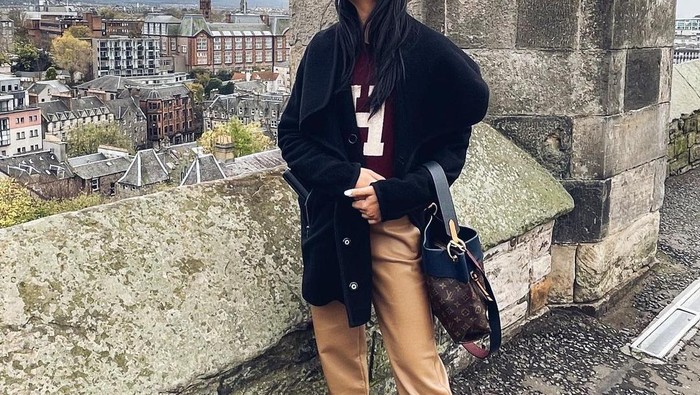 Gaya Musim Gugur Maudy Ayunda Selama Liburan di Inggris, Stylish tapi Tetap Praktis! Gaya Musim Gugur Maudy Ayunda Selama Liburan di Inggris, Stylish tapi Tetap Praktis!