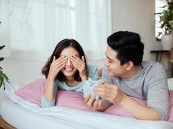 5 Ide Kado Spesial untuk Pasangan, Dijamin Bikin Tambah Sayang!