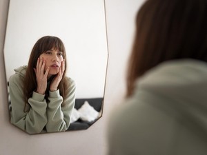 img-title Terlalu Perfeksionis, Ini 5 Tanda Kamu Orang yang Mudah Insecure!