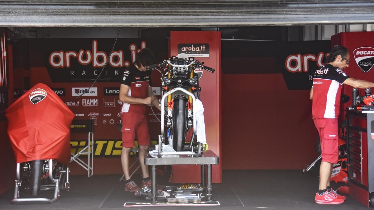 FOTO: Mendung Jelang WSBK Mandalika 2022