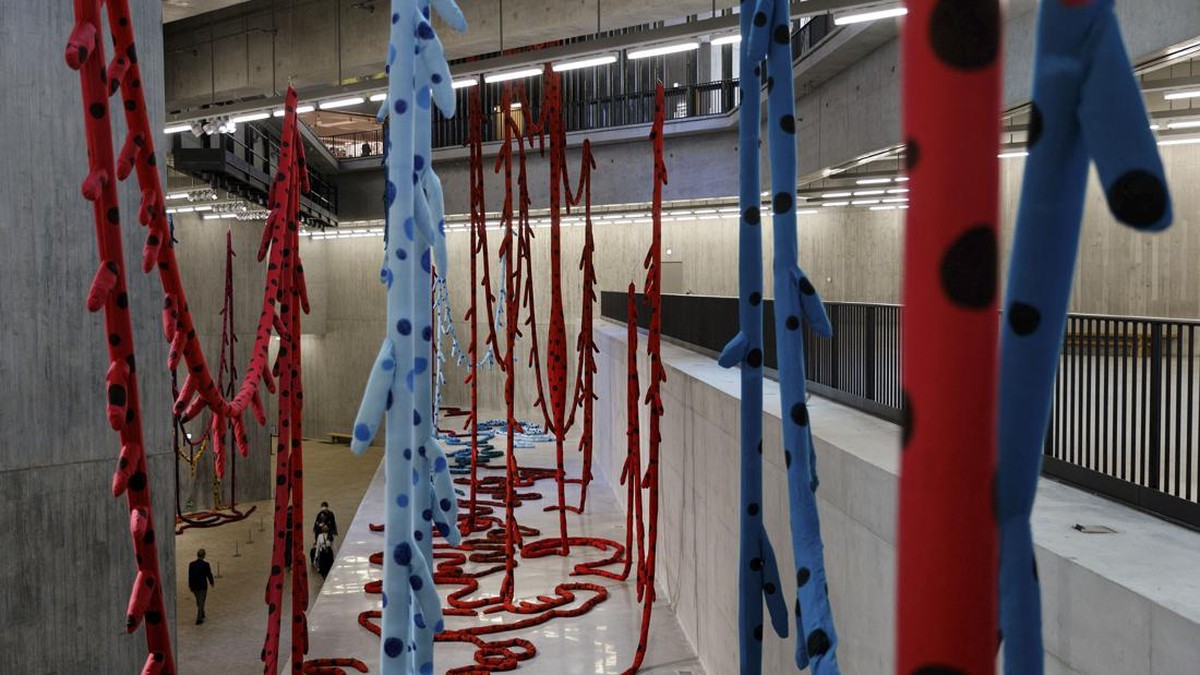FOTO: Pameran Seni Yayoi Kusama Mendarat di Hong Kong hingga 2023