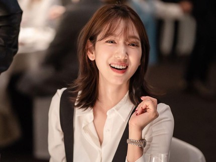 5 Potret Artis Korea Park Shin Hye Usai Melahirkan Anak Pertama, Makin Glowing