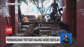 VIDEO: Pembangunan Trotoar Halangi Akses Sekolah
