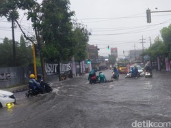 Hujan Deras Guyur Kota Malang, 14 Titik Terendam Banjir