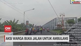 VIDEO: Aksi Warga Buka Jalan Untuk Ambulans