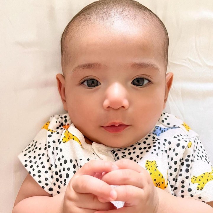 <p>Anak Jessica Iskandar dan Vincent Verhaag, Baby Don, juga sudah mendapat <em>endorse</em> sejak kecil nih, Bunda. Hal ini terlihat dalam laman akun Instagram sang Bunda. (Foto: Instagram: @inijedar)</p>