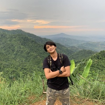 Dulu Terkenal, Nasib Aktor FTV Ini Kini Jadi Tukang Servis Jok Motor