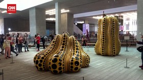 VIDEO: Yayoi Kusama Gelar Pameran Terbesar di Hong Kong hingga 2023