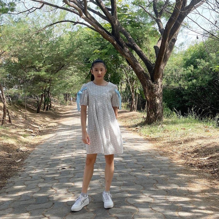 <p>Dalam akun Instagram, Kaila kerap memabagikan beragam aktivitas keseharian. Mulai dari menghabiskan waktu bersama keluarga, berolahraga, jalan-jalan, dan lain sebagainya. (Foto: Instagram @vivianne.kaila)<br /><br /><br /></p>