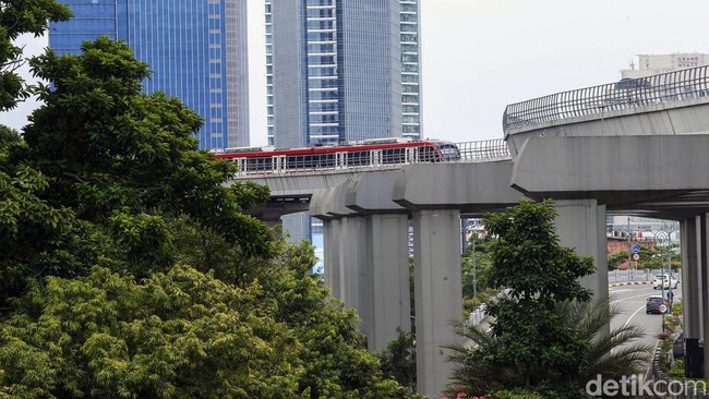 LRT Jakarta akan beroperasi hingga pukul 02.00 WIB khusus malam tahun baru.