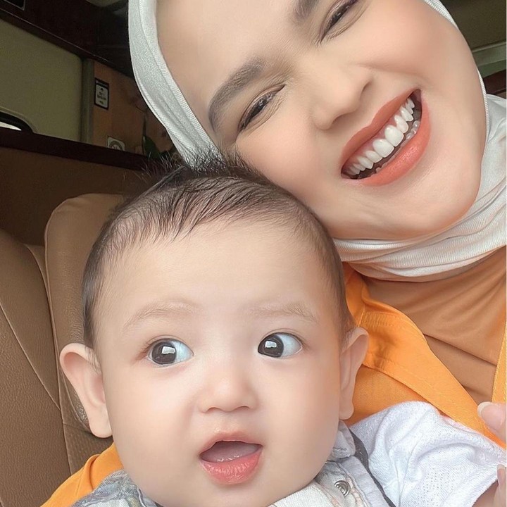 <p>Anak kedua Cut Meyriska dan Roger Danuarta diberi nama Jourell Kenzie Danuarta. Dalam bahasa Skotlandia, nama Jourell berarti rupawan. (Foto: Instagram: @cutratumeyriska)</p>