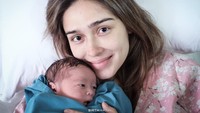 <p>Yasmine Wildblood melahirkan anak ketiganya paada 28 Agustus 2022, Bunda. Bayi berjenis kelamin laki-laki ini pun diberi nama Yannick Abishalom Budisatrio Soerjosoemarno. (Foto: Instagram: @yaswildblood)</p>