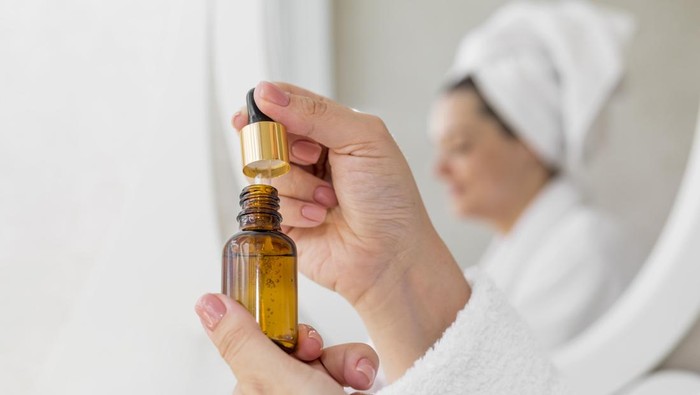 Mengenal Salicylic Acid, Kandungan Skincare yang Terkenal Ampuh Atasi Jerawat Mengenal Salicylic Acid, Kandungan Skincare yang Terkenal Ampuh Atasi Jerawat