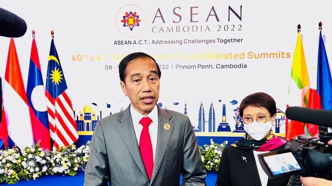 Presiden Joko Widodo menyambut kedatangan Perdana Menteri Timor Leste Jose Maria de Vasconcelos atau sapaan akrabnya Taur Matan Ruak di Istana Bogor.