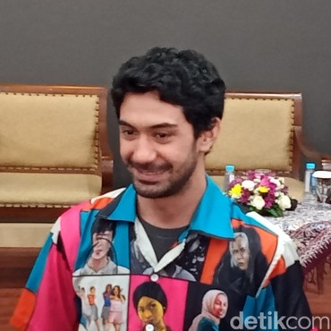 Sosok Wanita yang Diduga Mantan Reza Rahadian Usai Surat Viral Dipertanyakan