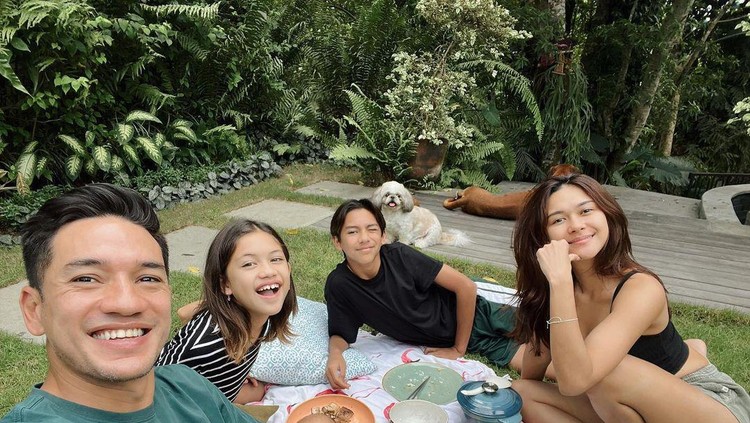 rumah nana mirdad dan andrew white