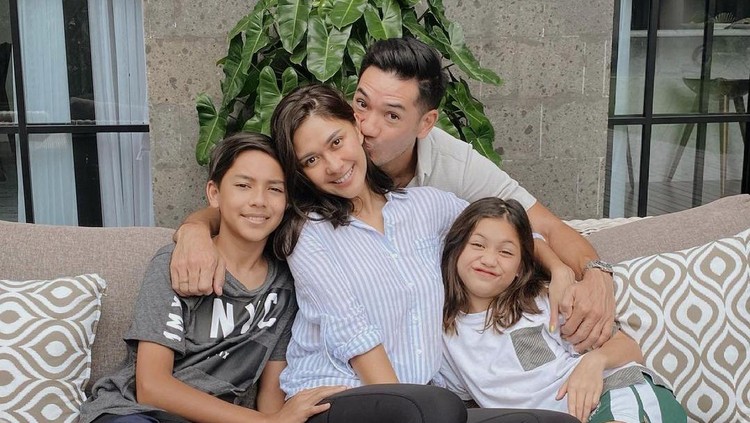 rumah nana mirdad dan andrew white