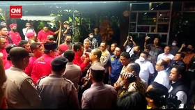 VIDEO: Desmond Digeruduk Kader PDIP saat Makan Siang di Purworejo