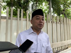 Walkot Eri Soal Kebaya Merah Rusak Wisata Surabaya: Ga Ada Hubungannya