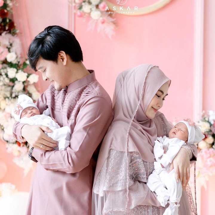 <p>Anisa Rahma dan Anandito Dwis tengah menjalani peran baru sebagai orang tua, Bunda. Pasangan ini telah dikaruniai bayi kembar. (Foto: Instagram @anisarahma_12 by @askar_photography @aspherica)</p>