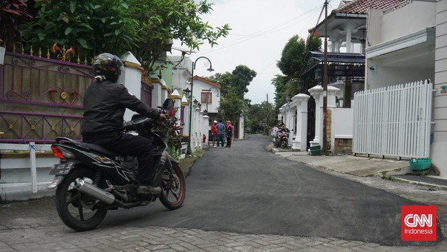 Kamera CCTV dipasang oleh personel Korem setempat demi keamanan selama rangkaian pernikahan Kaesang Pangarep-Erina Gudono.