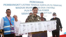 Jelang KTT G20, Menko Luhut Resmikan PLTS Terapung PLN di Nusa Dua
