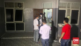 Polisi Kembali Olah TKP di Rumah Satu Keluarga Tewas di Kalideres