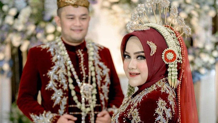 Rafida Sonia Rafida Sonia dan Erlangga