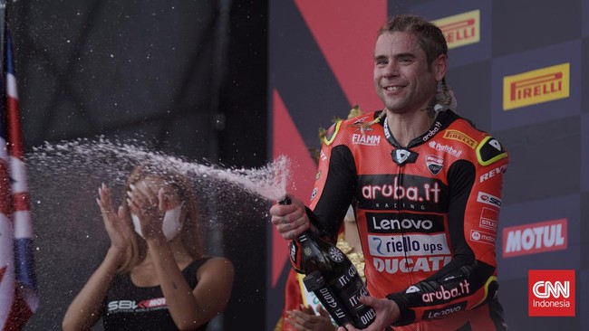 Toprak Razgatlioglu sudah menang dua kali WSBK Mandalika 2022, namun Alvaro Bautista tetap punya peluang mengunci gelar juara dunia di Race 2, Minggu (13/11).