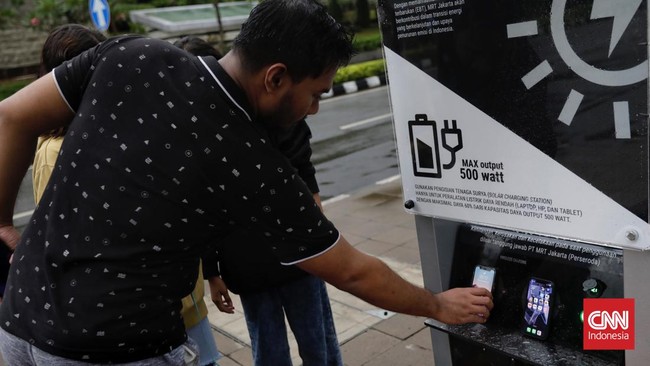 Pemerintah Revisi Aturan Agar Swasta Fleksibel Bangun Charging Station Pemerintah telah merevisi salah satu aturan pengisian daya kendaraan listrik atau charging station bisa dilakukan oleh pihak ketiga.