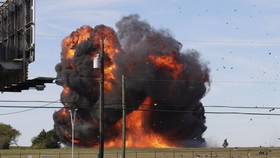 FOTO: Detik-detik Pesawat Militer Tabrakan di Dallas Air Show