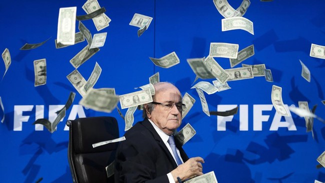 Mantan Presiden FIFA Sepp Blatter menyebut Iran tak seharusnya tampil di Piala Dunia 2022 di Qatar.