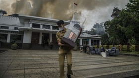 FOTO: Banjir Semarang Hingga Empat Mayat di Kalideres