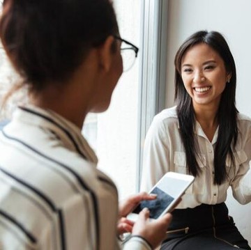 img-title 7 Bahasa Tubuh yang Pantang Dilakukan orang Pintar saat Mengobrol, Apa Saja?
