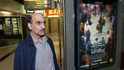 Pria Iran yang 18 Tahun Terjebak di Bandara Prancis Meninggal Dunia