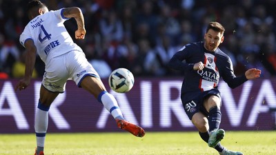img-title Mbappe Cetak Gol Saat PSG Menang 5-0, Messi dan Neymar Ditarik Keluar