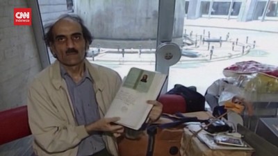 img-title VIDEO: Pria Iran yang Menetap 18 Tahun di Bandara Prancis Tutup Usia