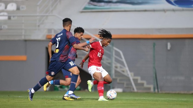 Pelatih Shin Tae Yong menyoroti lini pertahanan Timnas Indonesia U-20 saat kalah 0-2 dari klub Arab Saudi Al Adalah FC, Minggu (13/11).