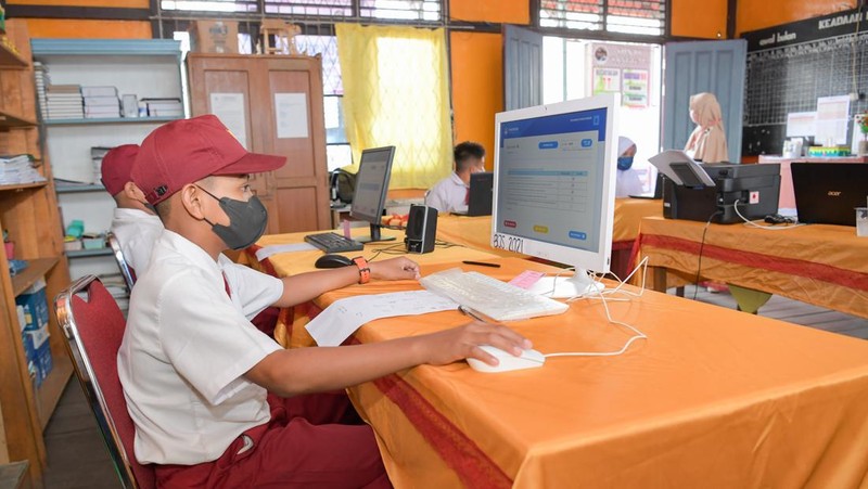 Kementerian Pendidikan, Kebudayaan, Riset dan Teknologi (Kemendikbudristek) telah merilis sistem informasi pengadaan di sekolah (SIPLah)