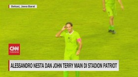 VIDEO: Alessandro Nesta dan John Terry Main di Stadion Patriot