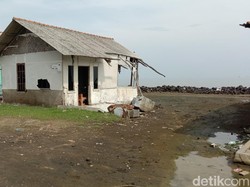 Cerita Warga di Dusun yang Terisolasi Akibat Banjir Rob Indramayu