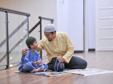 img-title Bacaan Wirid Setelah Sholat Fardhu dalam Arab, Latin dan Artinya