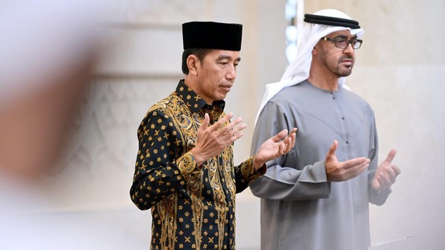 Presiden Jokowi menerima ucapan belasungkawa dari Presiden UEA Sheikh Mohamed bin Zayed Al Nahyan (MBZ) atas bencana gempa di Kabupaten Cianjur, Jawa Barat.