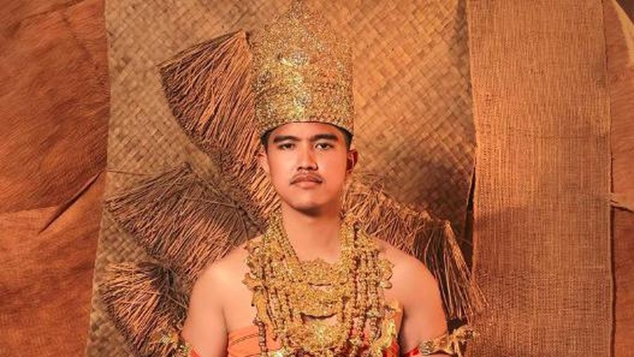 Pose kaku Kaesang di salah satu postingan di Instagram.