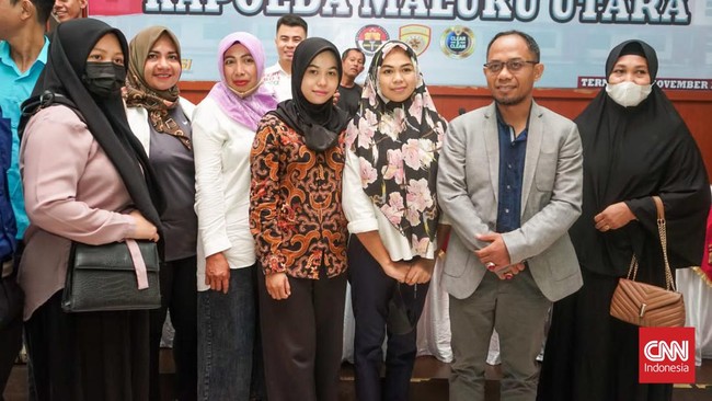 Nama Sulastri Irwan, anak petani di Kabupaten Kepulauan Sula ramai diperbincangkan usai digugurkan sebagai calon polisi wanita (polwan) oleh Polda Maluku Utara.