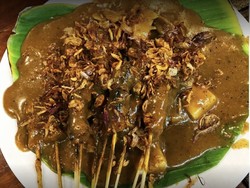 8 Makanan Khas Sumatera Barat yang Terkenal Lezat, Wajib Dicoba!