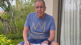 Bercelana Pendek dan Kaus, Lavrov Bantah Masuk RS karena Sakit Jantung