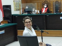 Tawa Nikita Mirzani Usai Didakwa Cemarkan Nama Dito Mahendra