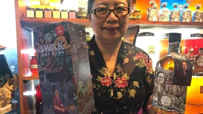 Arak Bali menjadi salah satu minuman Indonesia yang menjadi souvenir KTT G20 di Nusa Dua Bali. KTT ini digelar mulai hari ini.